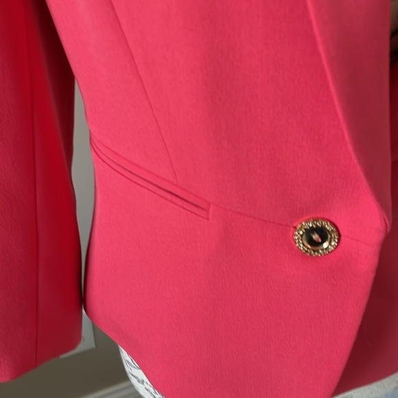 EUC Tahari Women’s Petite Hot Coral Blazer 3/4 sleeves in size 4​ - Picture 2 of 7